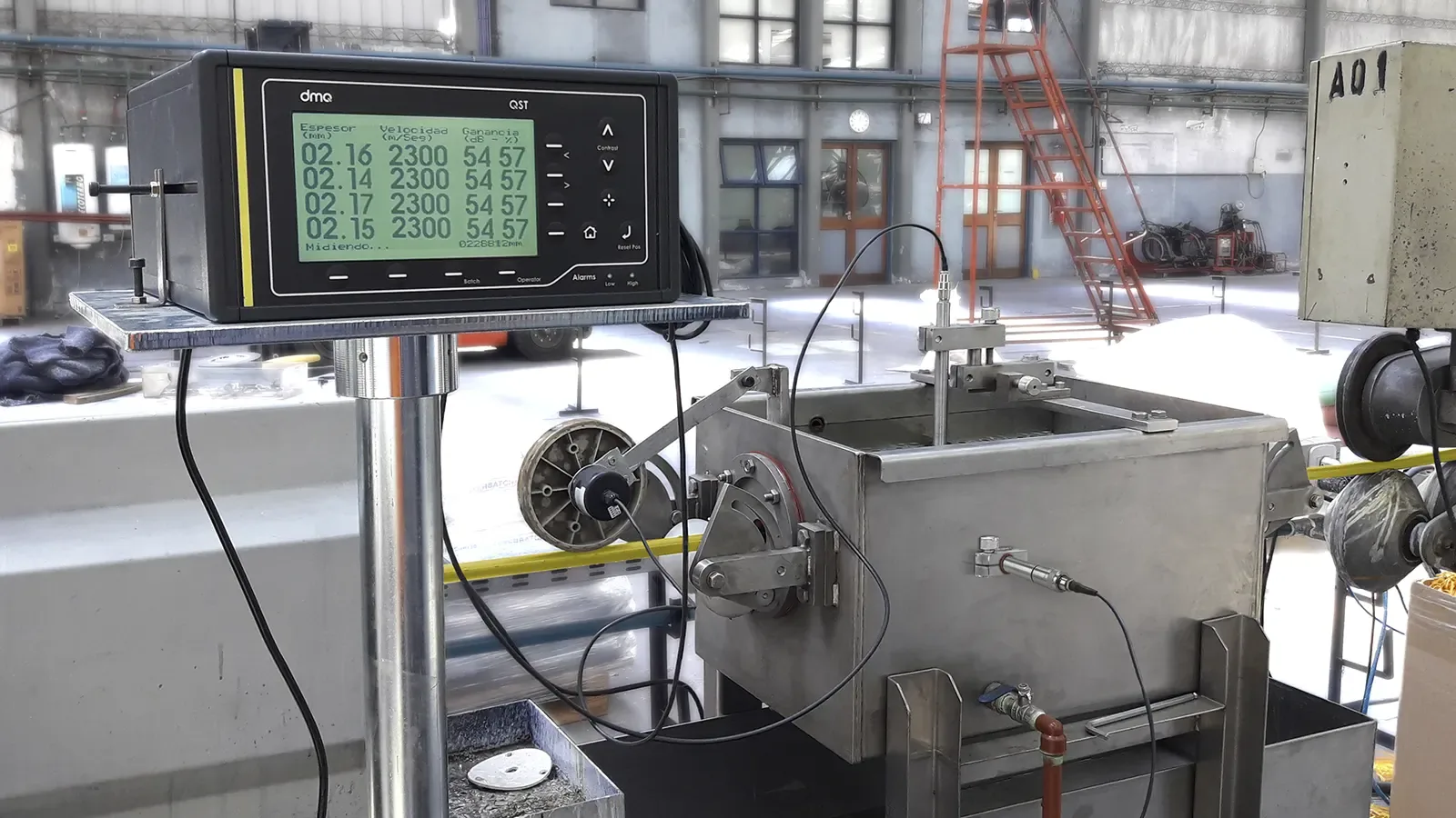 Medidor de espesores multicanal dmq QST en producción